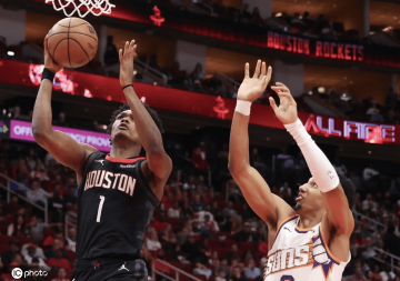 杜兰特26+10&三分绝杀布克27分 火箭赛季三杀太阳