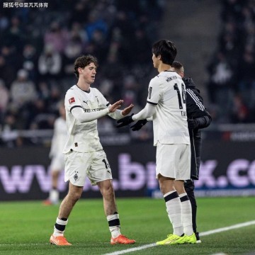 21岁日本新人开启生涯新一站:防C罗一战成名,辗转热刺去到德甲