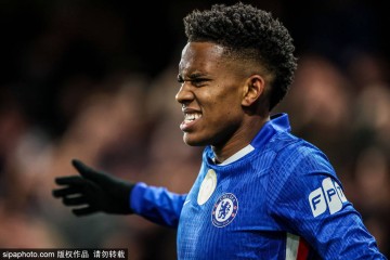 欧冠早报：切尔西3进球被吹3-0巴萨 瓜帅轮换10人玩脱