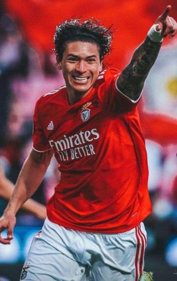 短短3年时间，他的亿元身价惨遭腰斩，26岁奔赴沙超金元足球